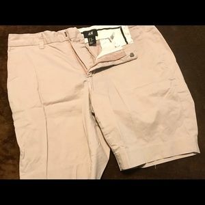 H&M shorts (32R)